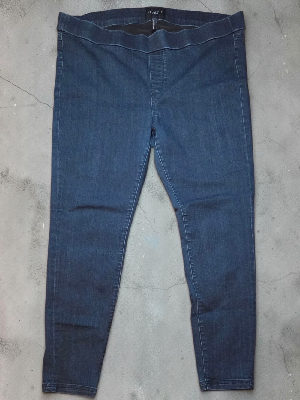 Celebrity Pink Women's Mid-Rise Skinny Jeans (Size 20 Inseam 28) **
